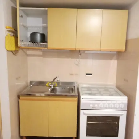 Yucca Apartment *